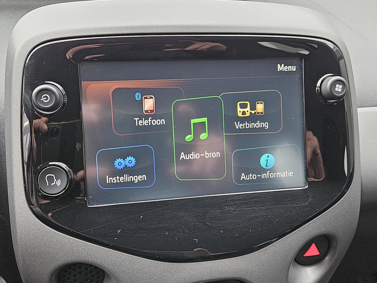 Toyota AYGO 1.0 VVT-i x-play Carplay Android Camera LM15