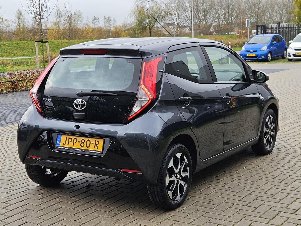 Toyota AYGO 1.0 VVT-i x-play Carplay Android Camera LM15