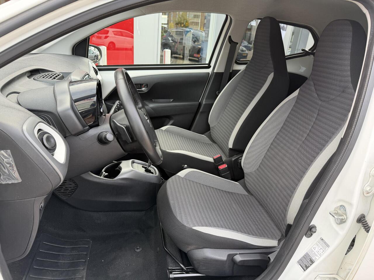 Toyota AYGO 1.0 VVT-i x-joy Automaat | Navigatie Apple Carplay/Android auto | Climate control | Nederlandse Auto | Camera |