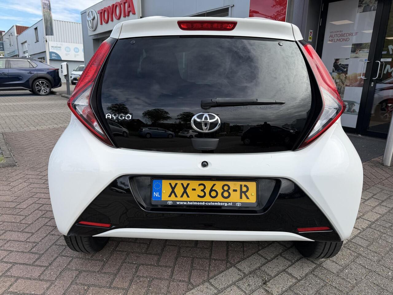 Toyota AYGO 1.0 VVT-i x-joy Automaat | Navigatie Apple Carplay/Android auto | Climate control | Nederlandse Auto | Camera |