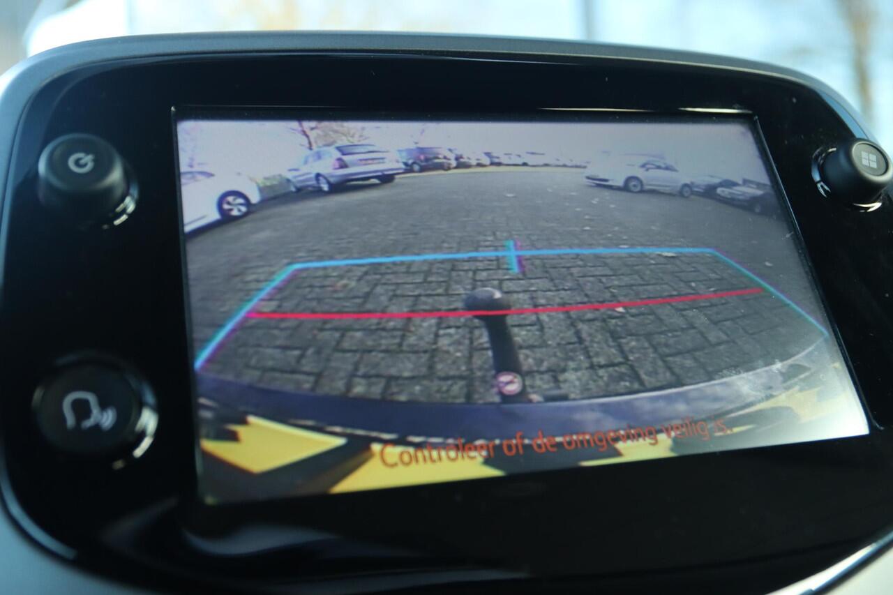 Toyota AYGO 1.0 VVT-i X-JOY AUT. CABRIO | CARPLAY | CAMERA | NAVI | LMV | CLIMATE