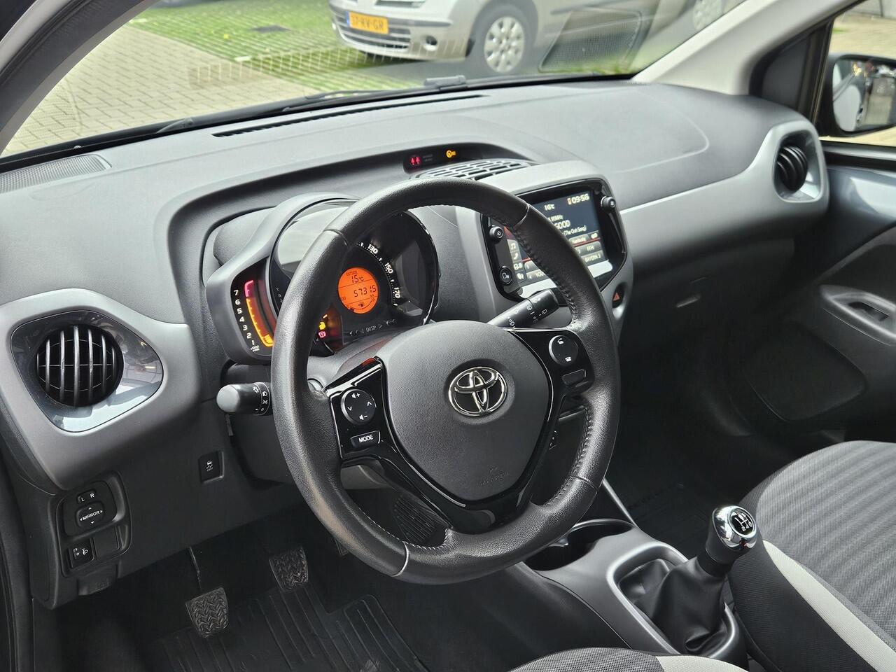 Toyota AYGO 1.0 VVT-i x-play Carplay Android Camera LM15