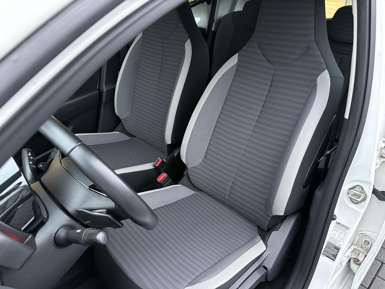 Toyota AYGO 1.0 VVT-i x-play | Carplay | Achteruitrijcamera | Airco | Automaat