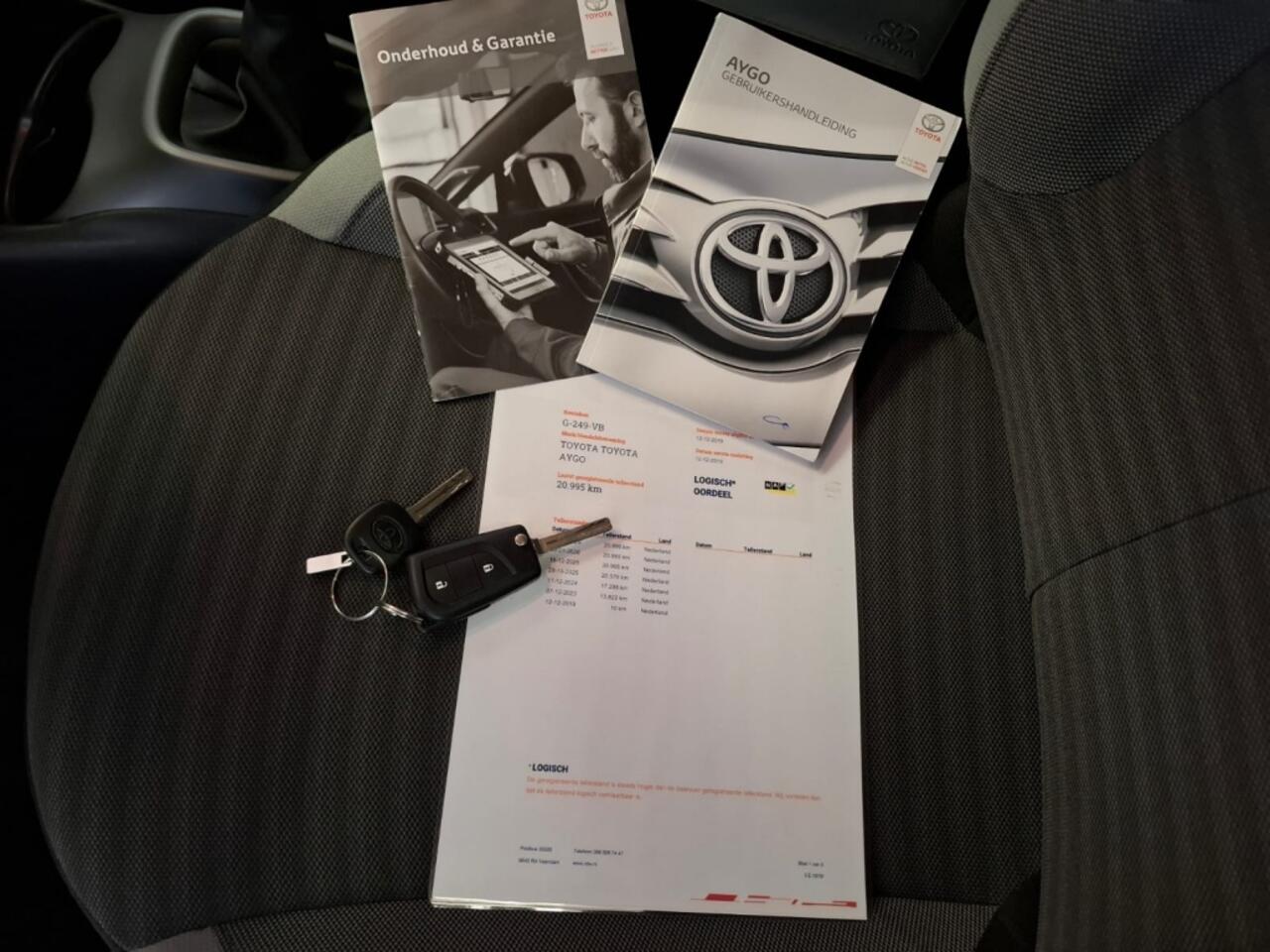 Toyota AYGO 1.0 VVT-i x-play limited, 12 mnd Bovag garantie