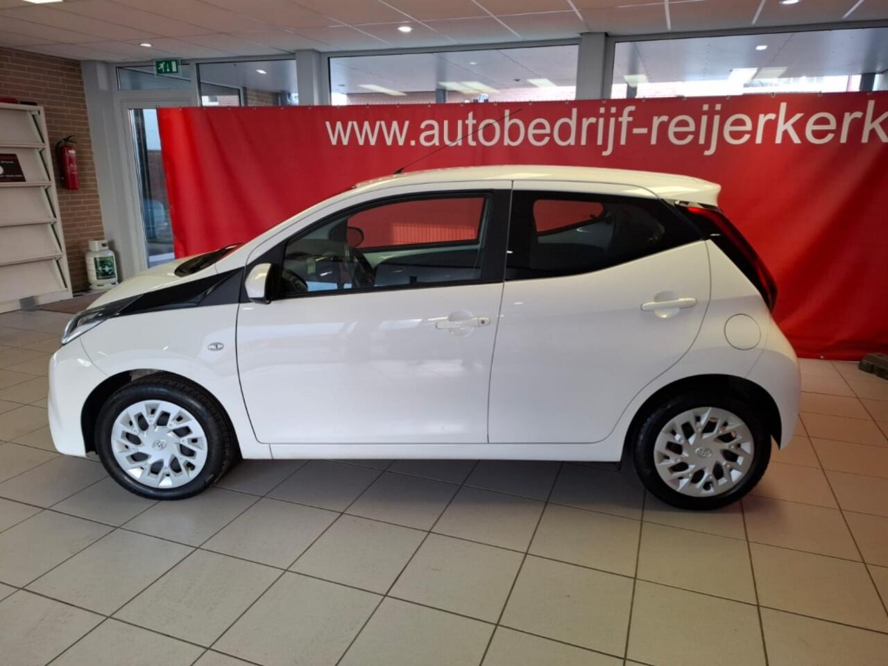 Toyota AYGO 1.0 VVT-i x-play limited, 12 mnd Bovag garantie