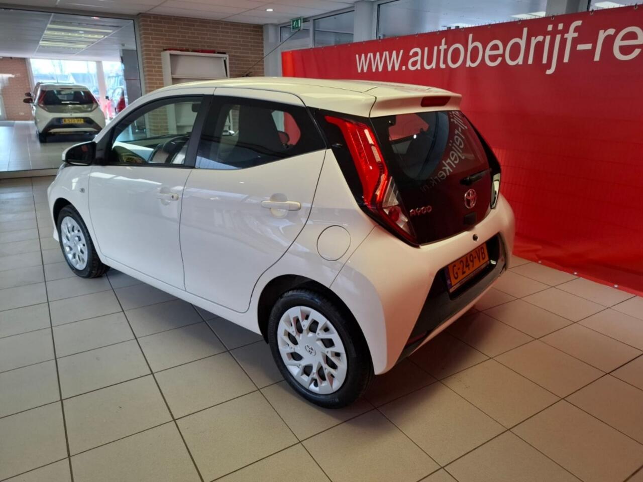 Toyota AYGO 1.0 VVT-i x-play limited, 12 mnd Bovag garantie