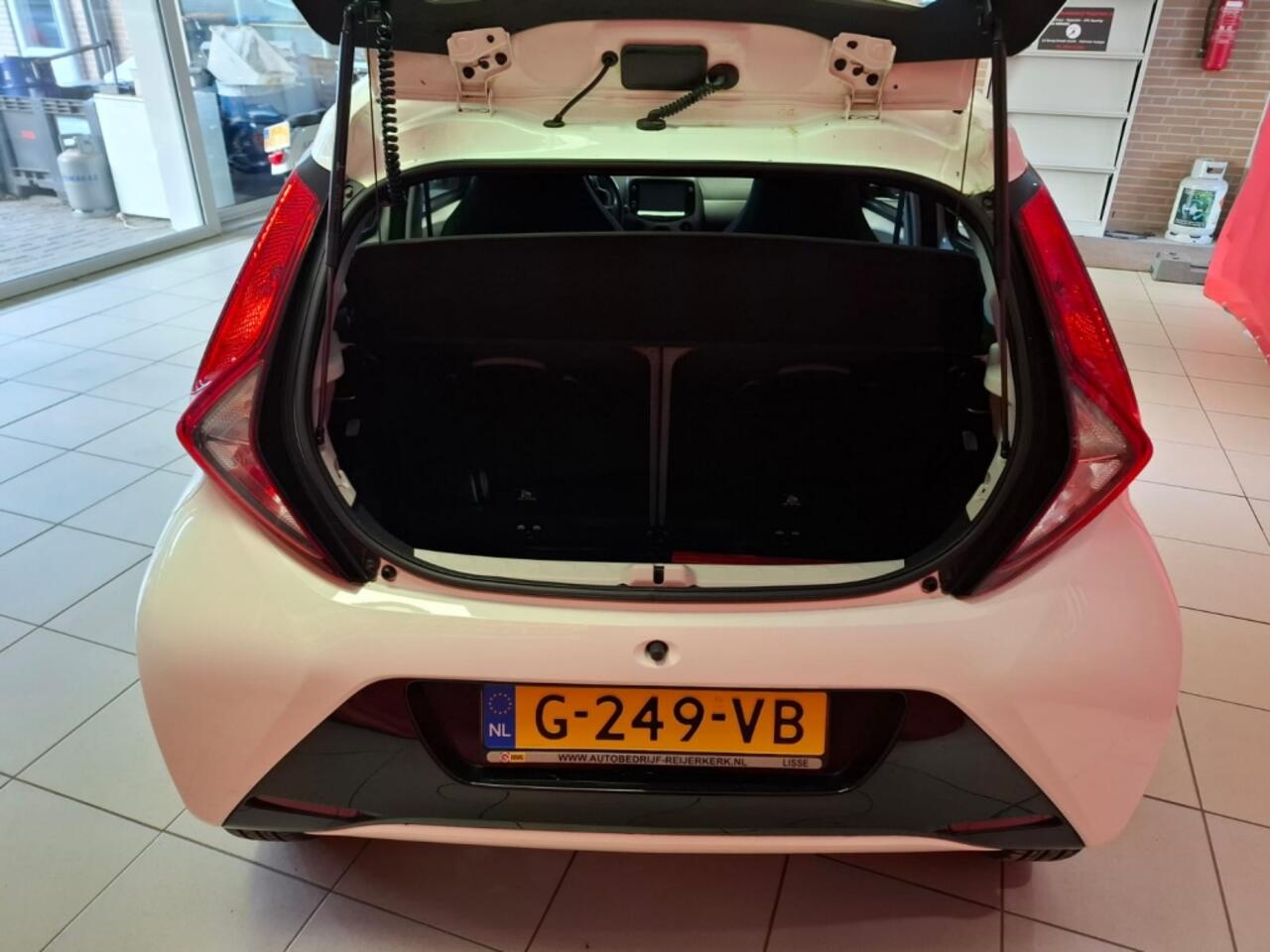 Toyota AYGO 1.0 VVT-i x-play limited, 12 mnd Bovag garantie