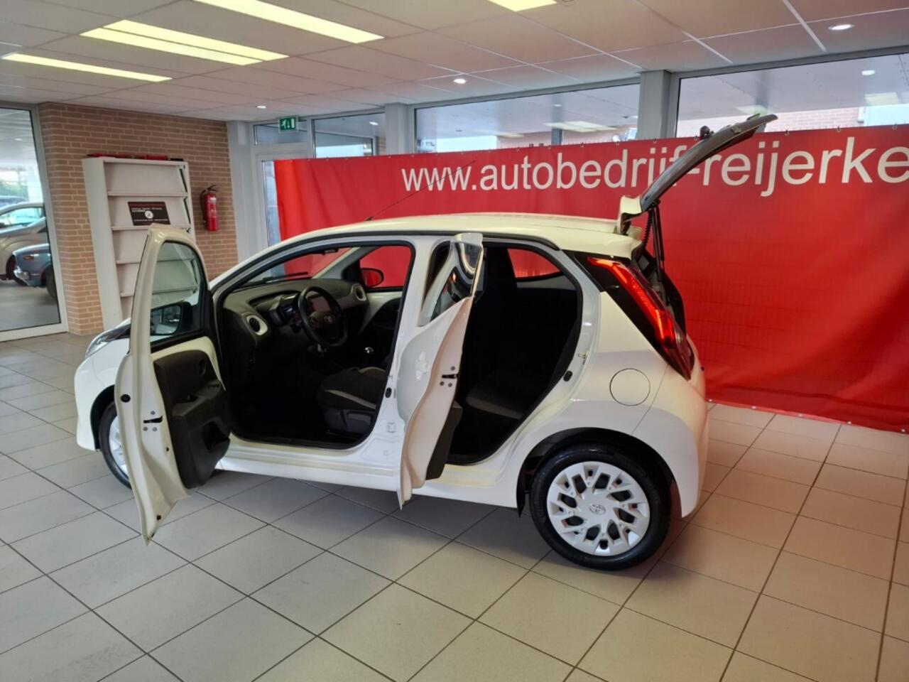 Toyota AYGO 1.0 VVT-i x-play limited, 12 mnd Bovag garantie