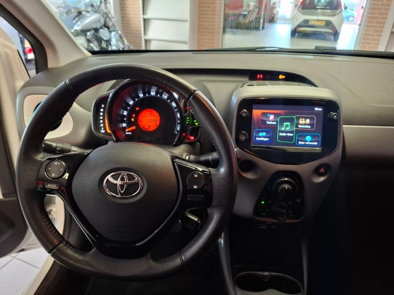 Toyota AYGO 1.0 VVT-i x-play limited, 12 mnd Bovag garantie