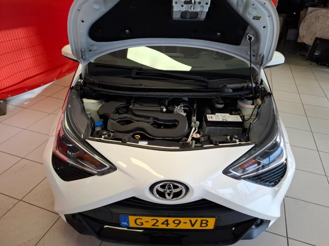 Toyota AYGO 1.0 VVT-i x-play limited, 12 mnd Bovag garantie
