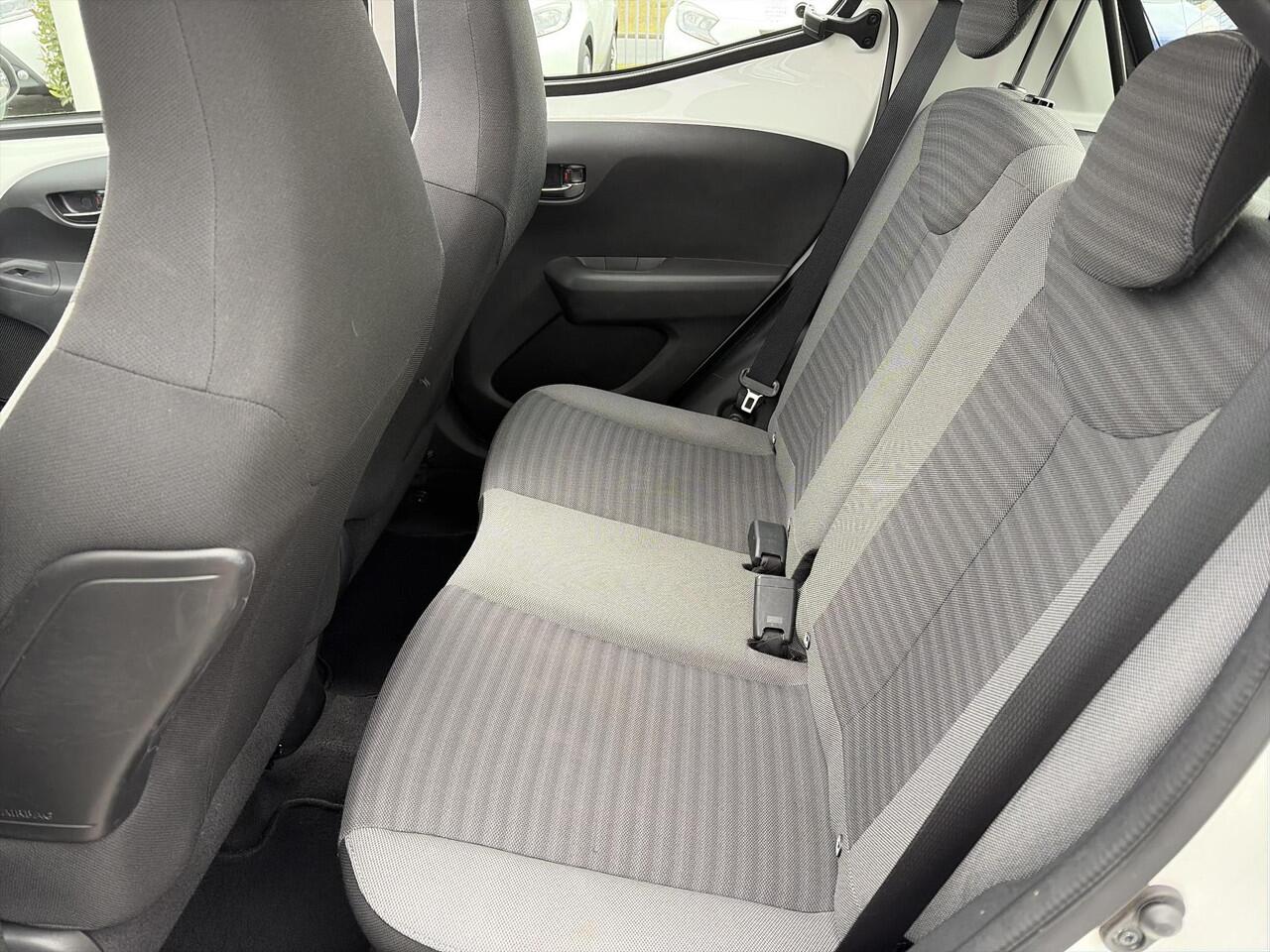 Toyota AYGO 1.0 VVT-i x-play Cabrio