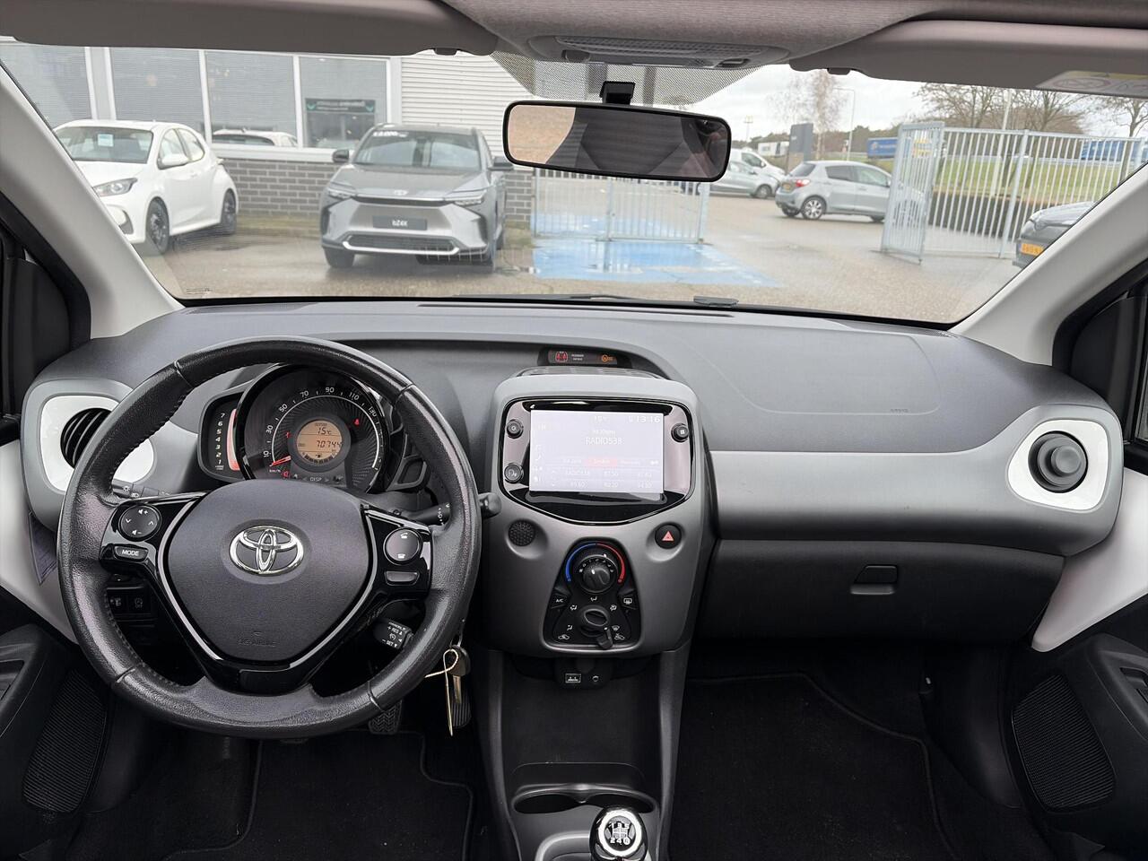 Toyota AYGO 1.0 VVT-i x-play Cabrio