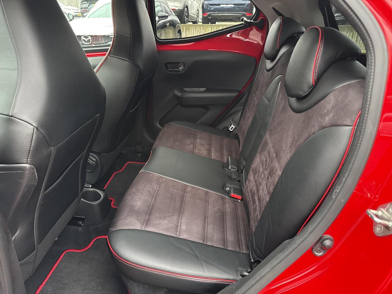 Toyota AYGO 1.0 VVT-i x-joy | Apple CarPlay/Android auto | Achteruitrijcamera | Fietsendragerbeugel