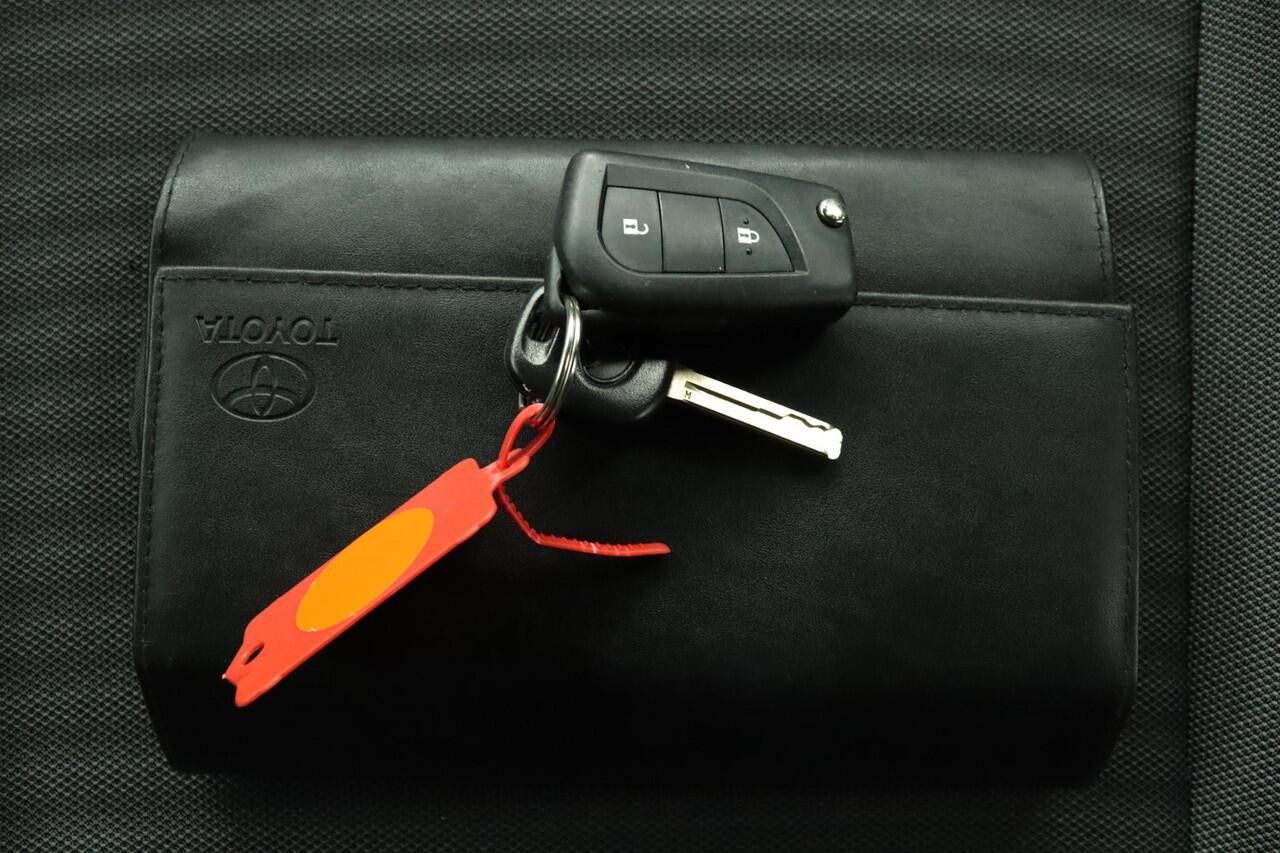 Toyota AYGO 1.0 VVT-i x-play | Airco | Bluetooth | Achteruitrijcamera |