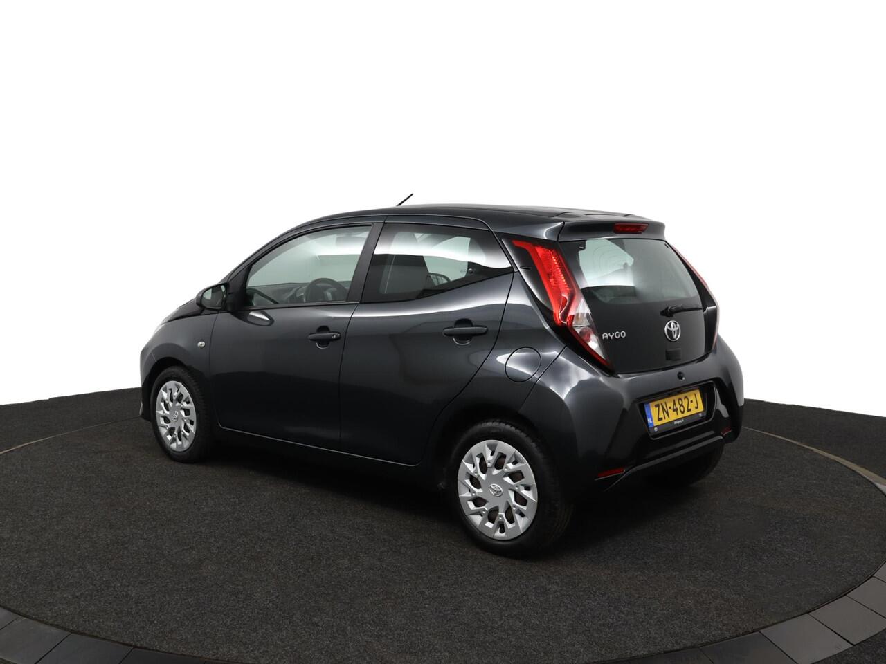 Toyota AYGO 1.0 VVT-i x-play | Airco | Bluetooth | Achteruitrijcamera |