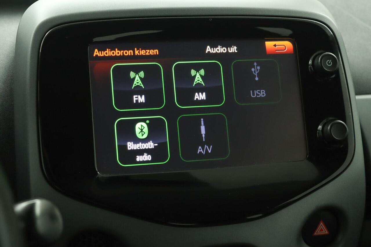 Toyota AYGO 1.0 VVT-i x-play | Airco | Bluetooth | Achteruitrijcamera |