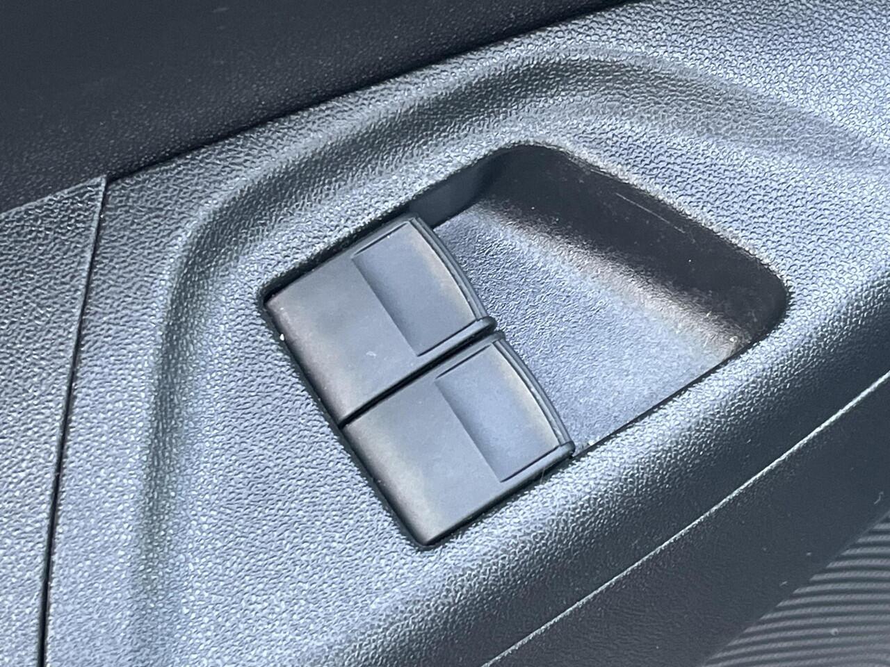 Toyota AYGO 1.0 VVT-i x-joy | Carplay | Licht metalen velgen | Automatische airco | Parkeercamera |