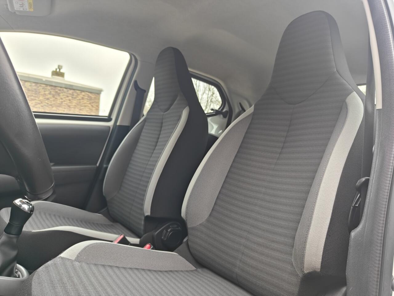 Toyota AYGO 1.0 VVT-i x-play
