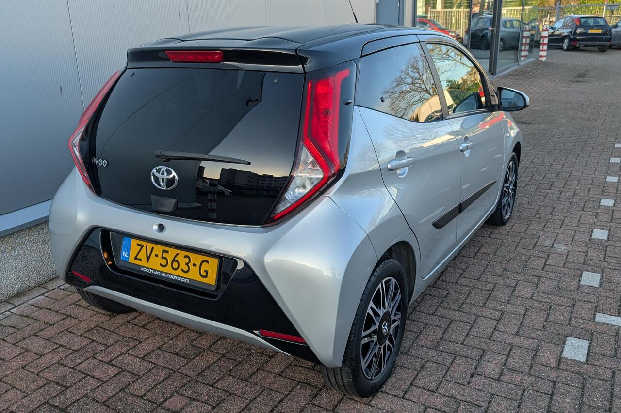 Toyota AYGO 1.0 VVT-i x-clusiv Achteruitrijcamera, Apple Carplay & Android Auto