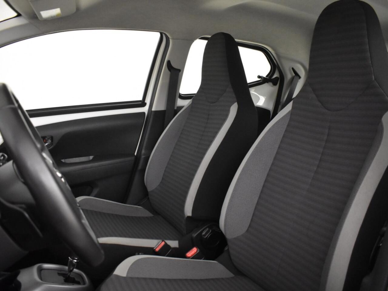 Toyota AYGO 1.0 VVT-i x-joy | All Season | Carplay | Camera