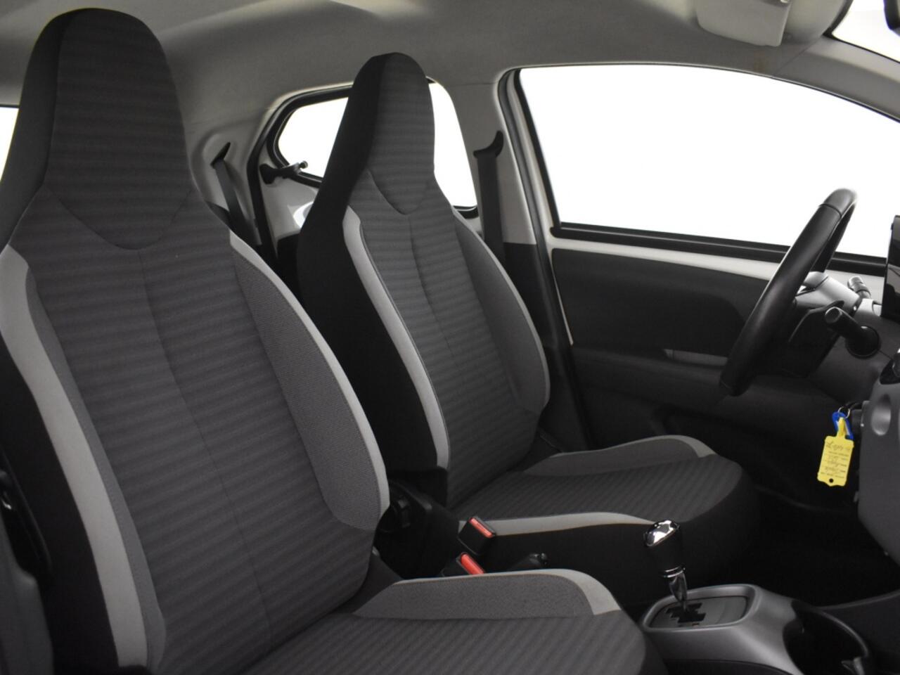 Toyota AYGO 1.0 VVT-i x-joy | All Season | Carplay | Camera