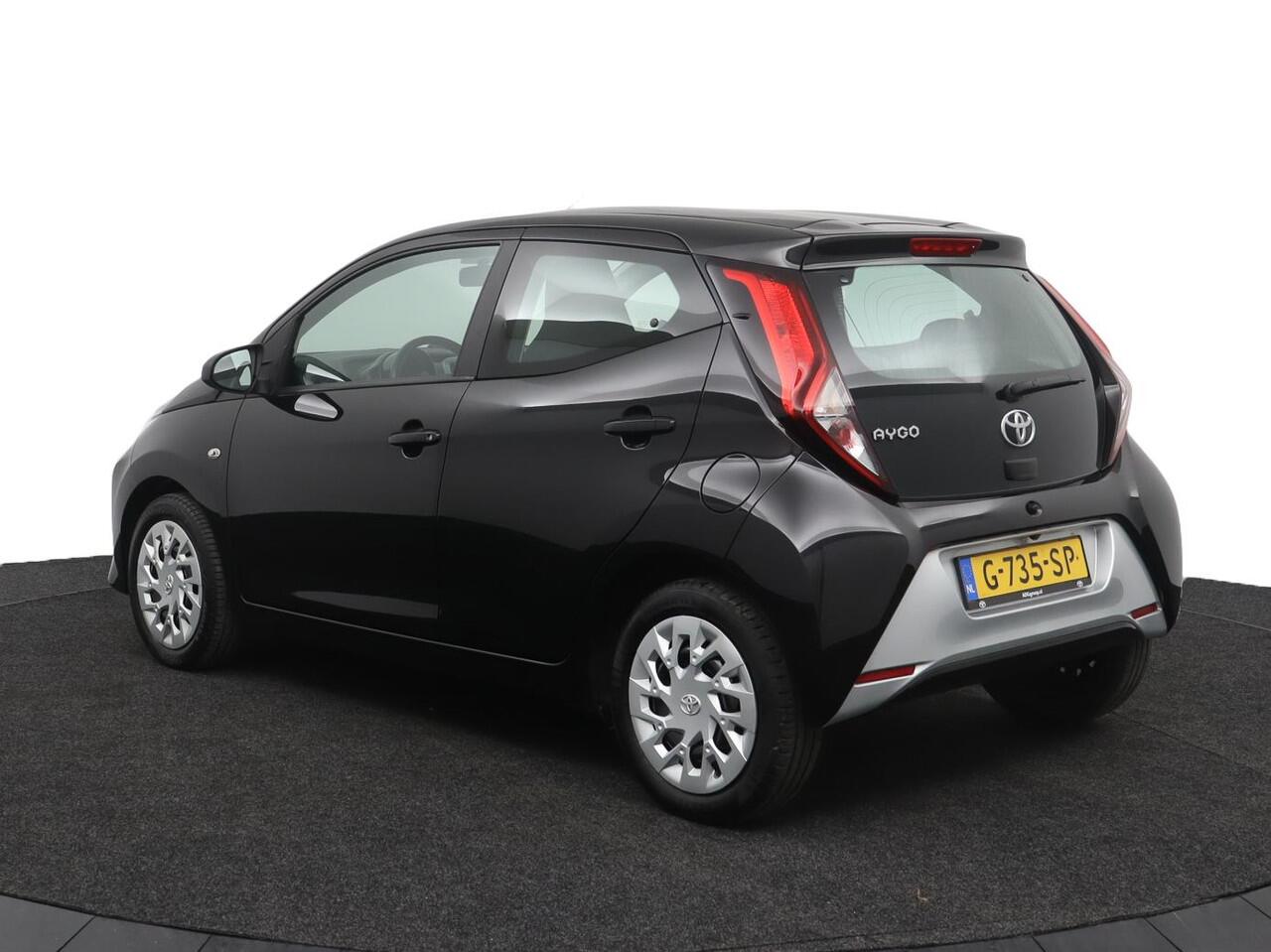 Toyota AYGO 1.0 VVT-i x-play limited | Airco | Parkeercamera | Apple car play - Android auto |