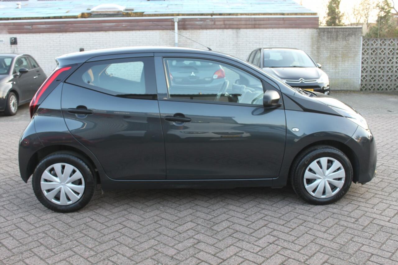 Toyota AYGO 1.0 VVT-i x-fun airco