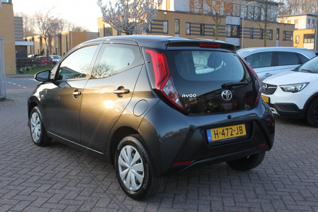 Toyota AYGO 1.0 VVT-i x-fun airco