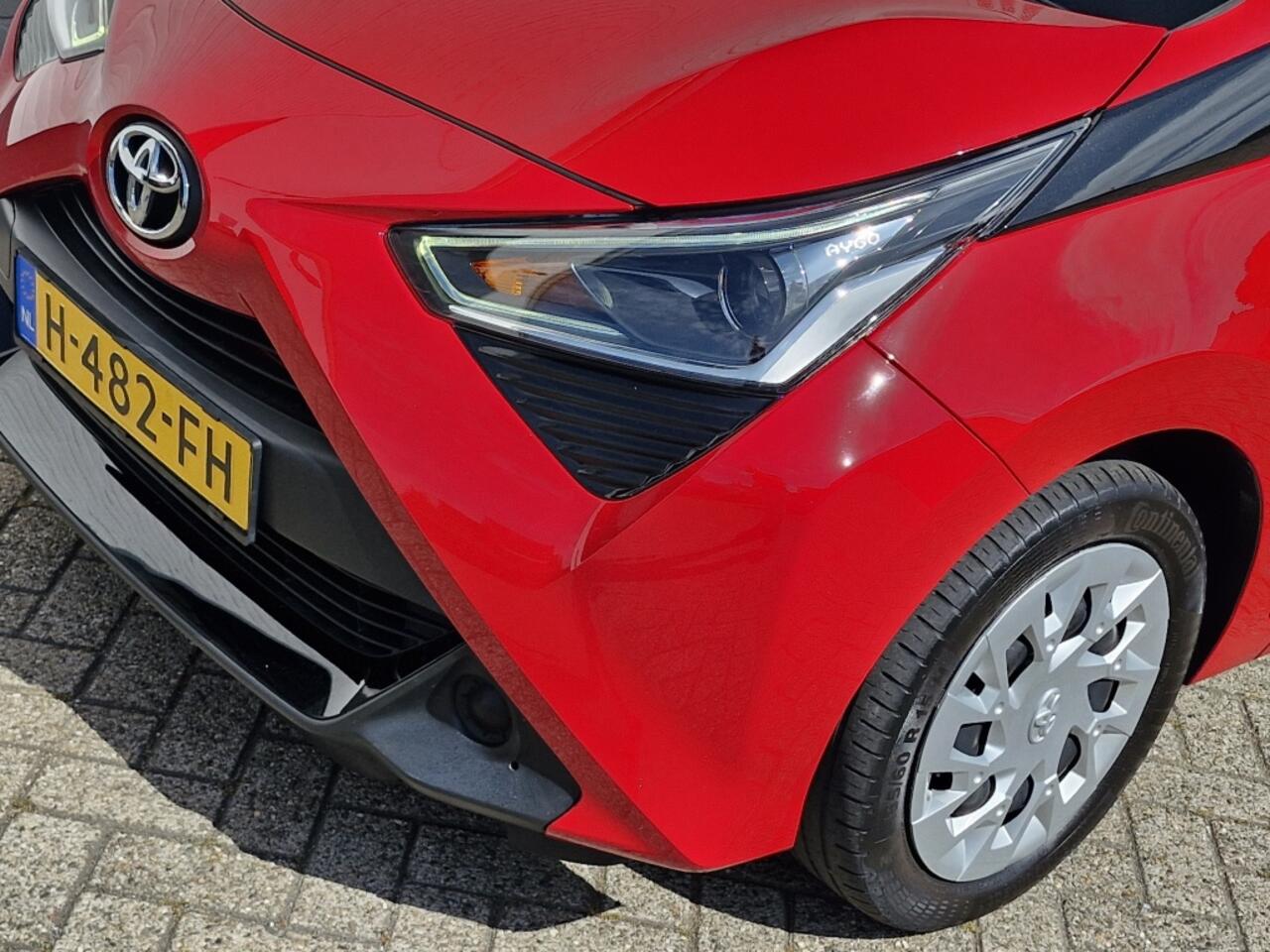 Toyota AYGO 1.0 VVT-i x-play Automaat | Apple Carplay | Andoid Auto | Achter