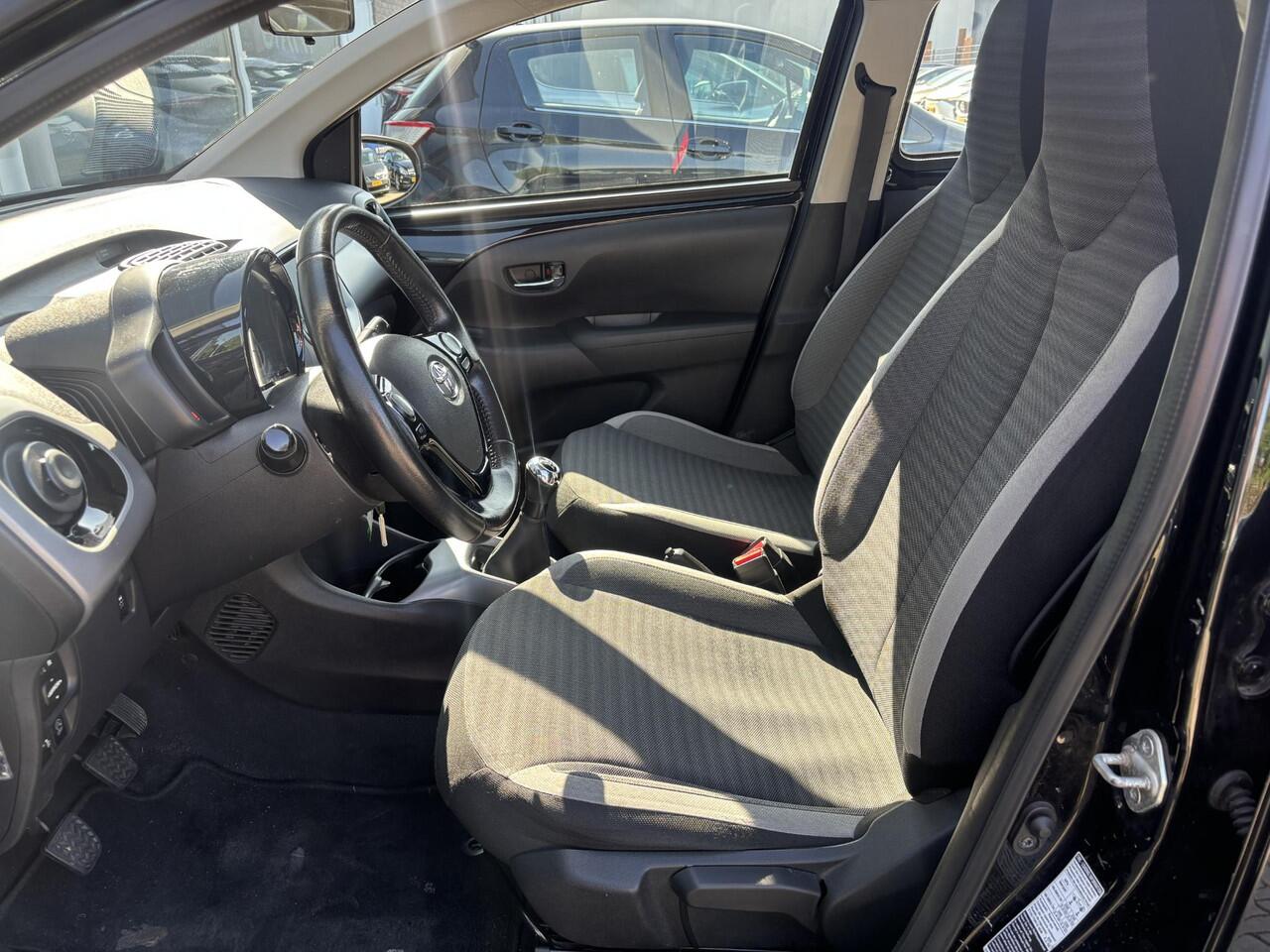 Toyota AYGO 1.0 VVT-i x-play | Apple Carplay/Android Auto | Camera | 1ste eigenaar | Toyota garantie tot 2030!