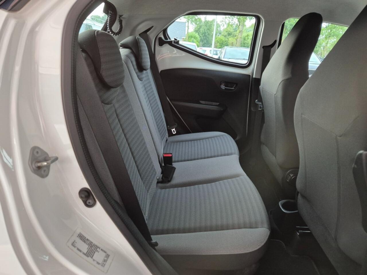 Toyota AYGO 1.0 VVT-I X-PLAY CAMERA. NAVI. ALL.IN.