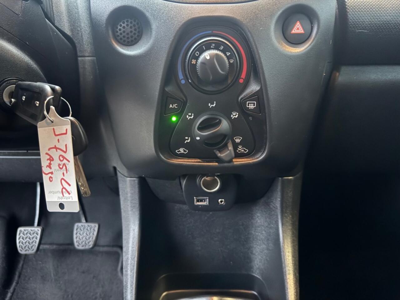 Toyota AYGO 1.0 VVT-i x-fun