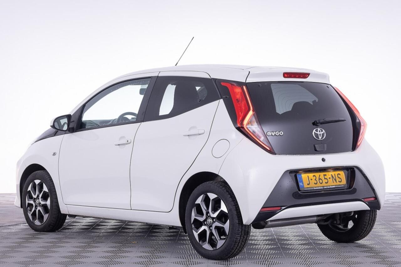 Toyota AYGO 1.0 VVT-i x-joy 5-drs Automaat | ECC | VELGEN | CAMERA ? 1e Eigenaar