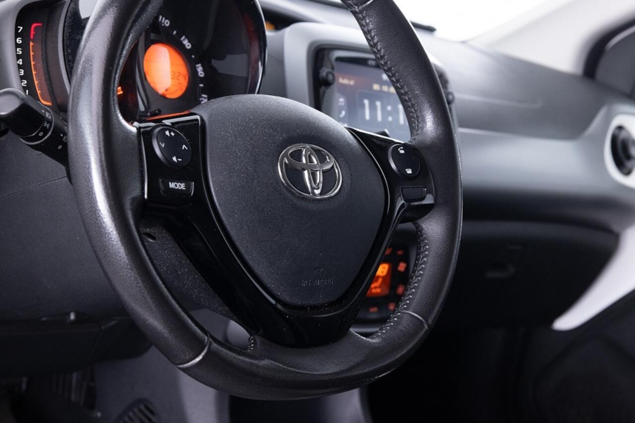 Toyota AYGO 1.0 VVT-i x-joy 5-drs Automaat | ECC | VELGEN | CAMERA ? 1e Eigenaar