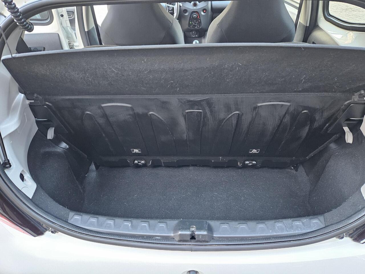 Toyota AYGO 1.0 VVT-i x-fun / Airco/ Bluetooth/ Led/ Elektrische ramen