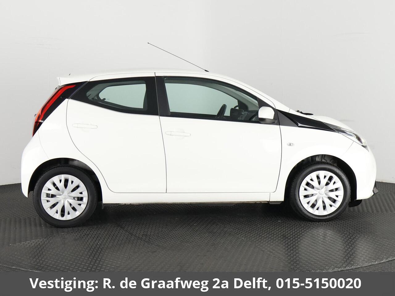 Toyota AYGO 1.0 VVT-i X-Play | Airco | Camera | Bluetooth |