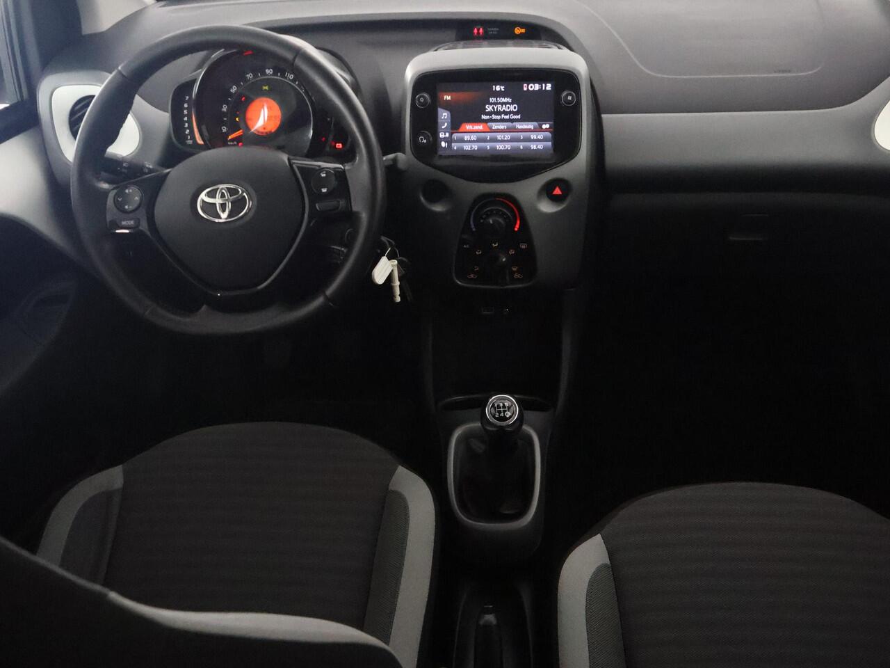 Toyota AYGO 1.0 VVT-i X-Play | Airco | Camera | Bluetooth |