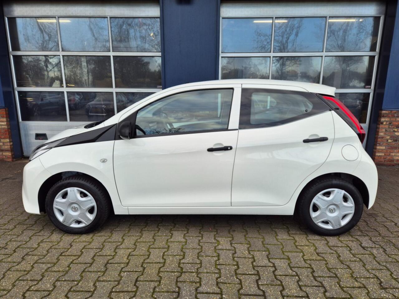 Toyota AYGO 1.0 VVT-I X-FUN TREKHAAK, Bleutooth, ALL IN prijs!