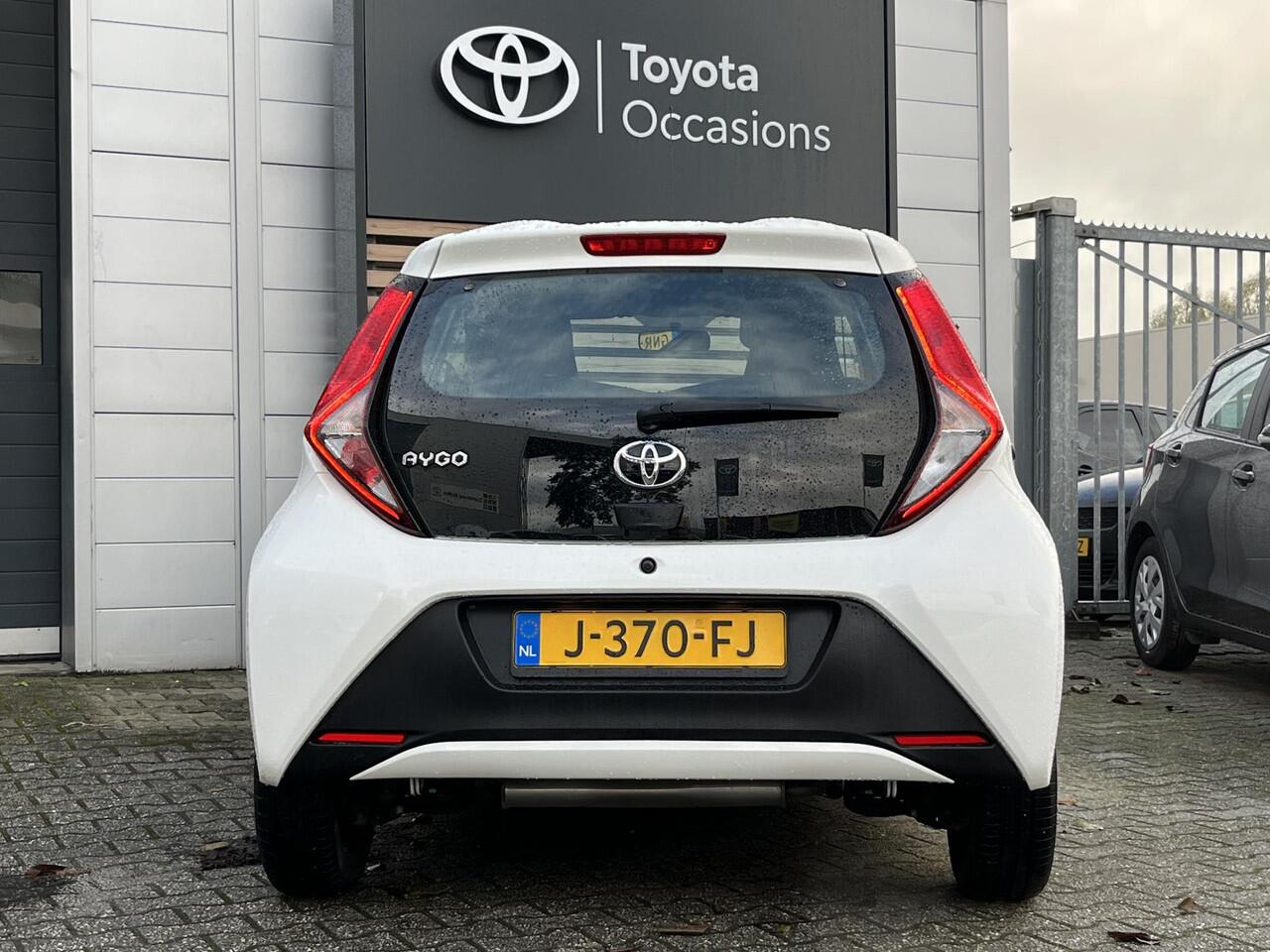 Toyota AYGO 1.0 VVT-i x-fun
