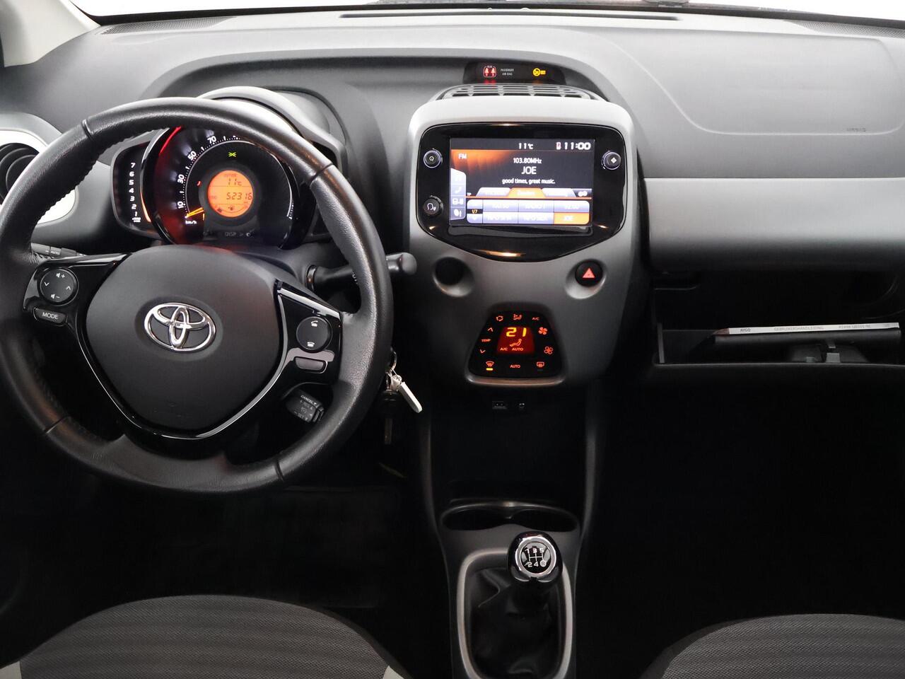 Toyota AYGO 1.0 VVT-i X-Joy | Apple Carplay & AndroidAUTO | Climate Control | 1e eigenaar | Dealer onderhouden