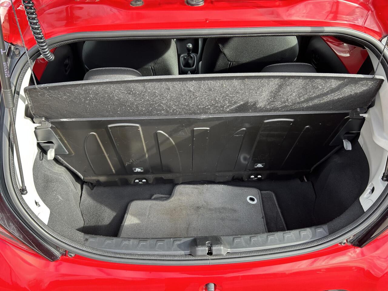 Toyota AYGO 1.0 VVT-i x-fun Airconditioning | Boekjes compleet | Start/Stop systeem | Uitstelbare zijruiten |