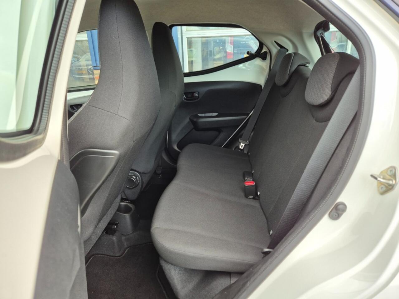 Toyota AYGO 1.0 VVT-I X-FUN TREKHAAK, Bleutooth, ALL IN prijs!