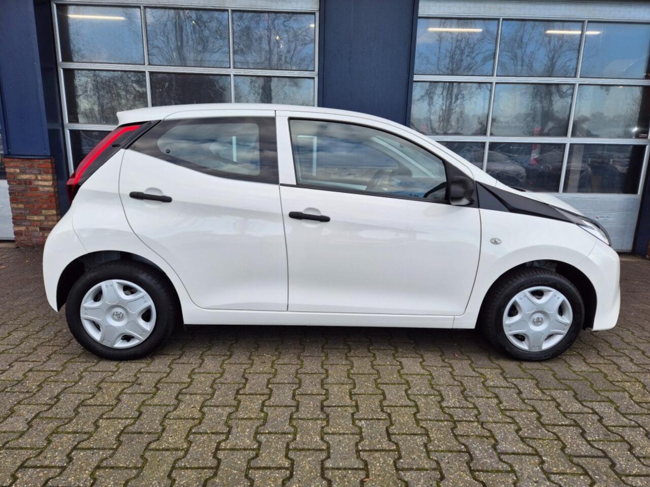 Toyota AYGO 1.0 VVT-I X-FUN TREKHAAK, Bleutooth, ALL IN prijs!