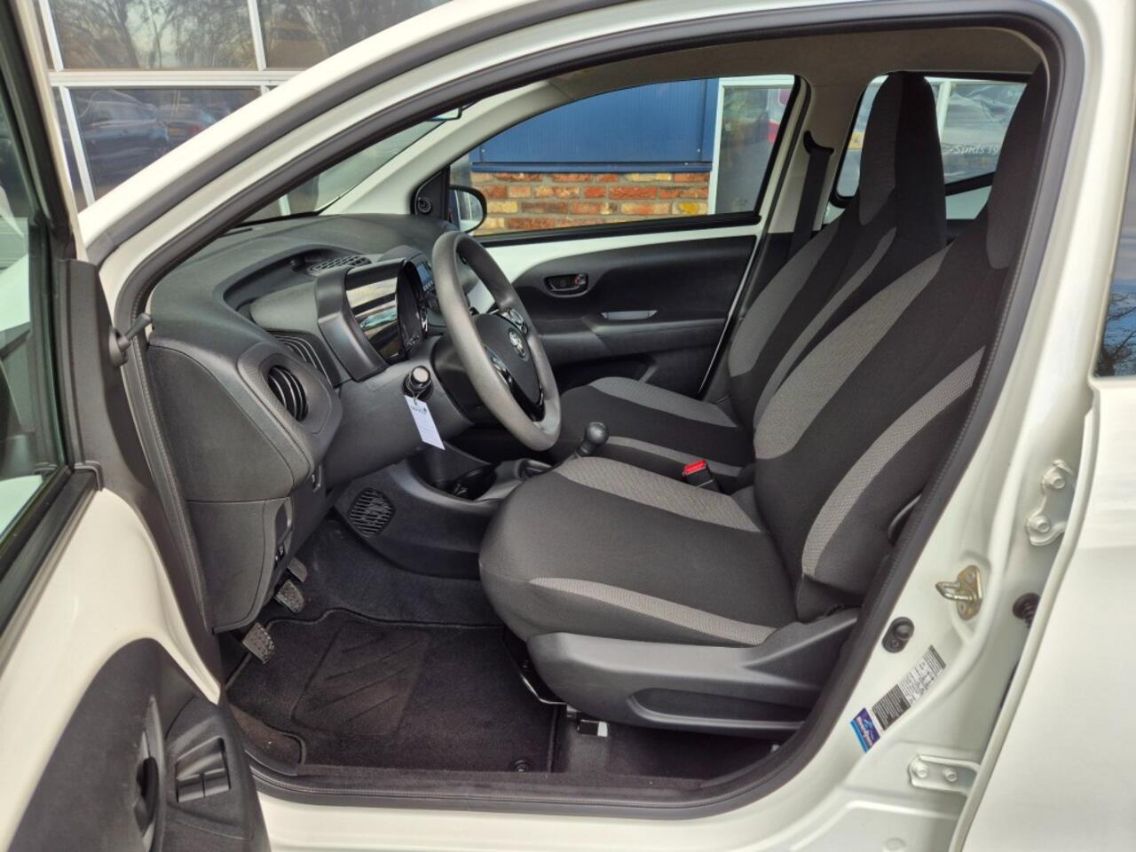 Toyota AYGO 1.0 VVT-I X-FUN TREKHAAK, Bleutooth, ALL IN prijs!