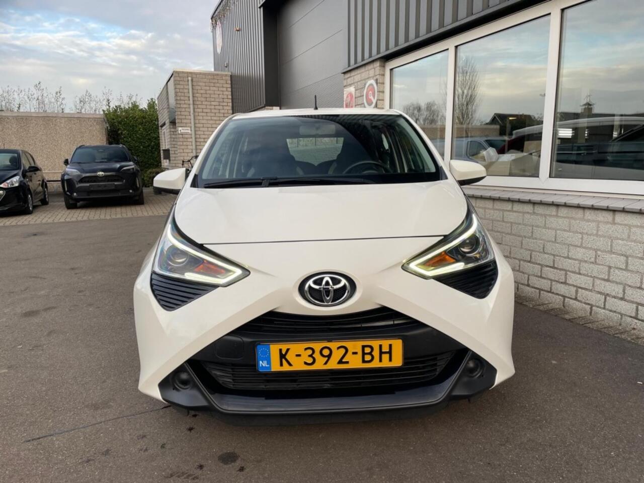 Toyota AYGO 1.0 VVT-I X-PLAY, Carplay, Camera, Isofix, Dealer onderhouden