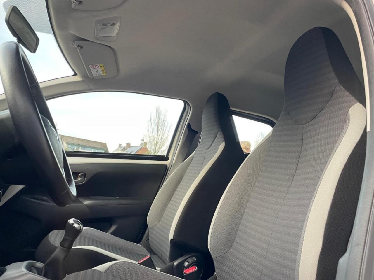 Toyota AYGO 1.0 VVT-I X-PLAY, Carplay, Camera, Isofix, Dealer onderhouden
