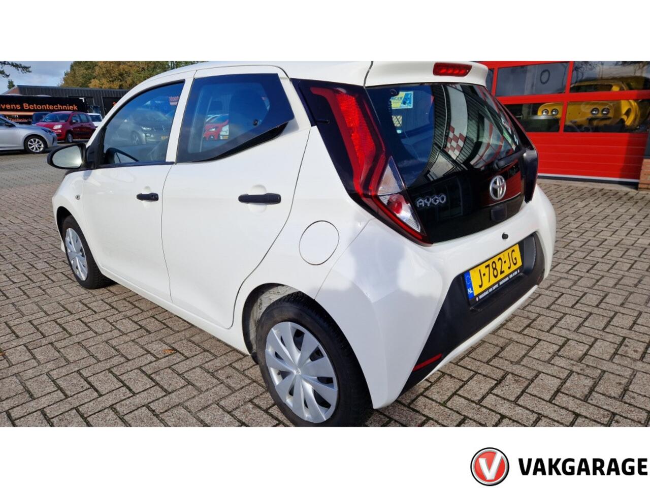 Toyota AYGO 1.0 VVT-i x-fun