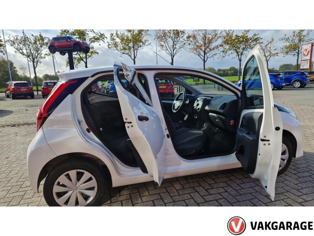 Toyota AYGO 1.0 VVT-i x-fun
