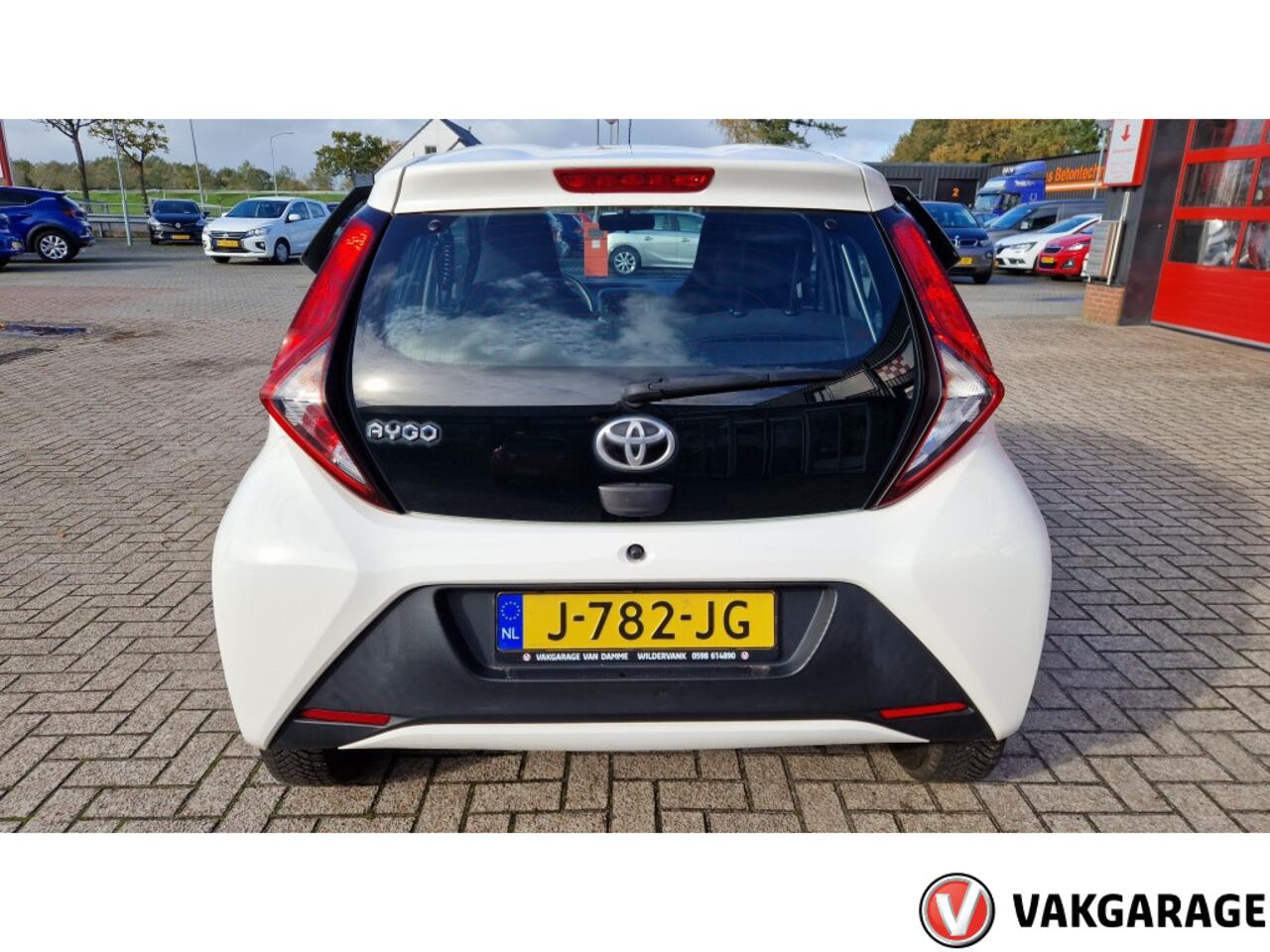 Toyota AYGO 1.0 VVT-i x-fun