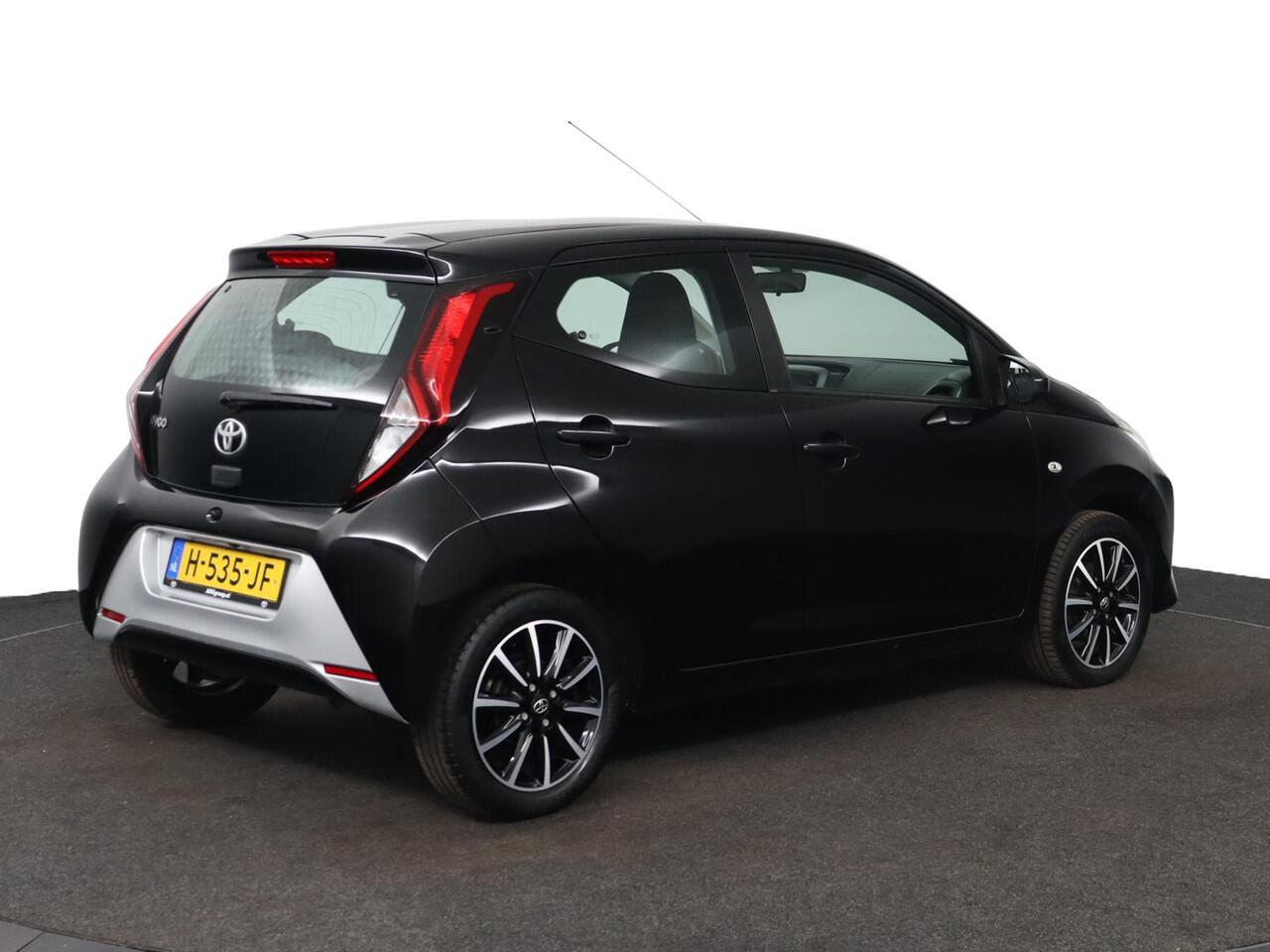 Toyota AYGO 1.0 VVT-i x-play | Achteruitrijcamera | LMV | NAP |